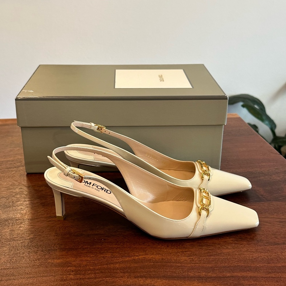 Tom Ford Cream Slingback Heels with Gold Chain - Picture 2 of 15